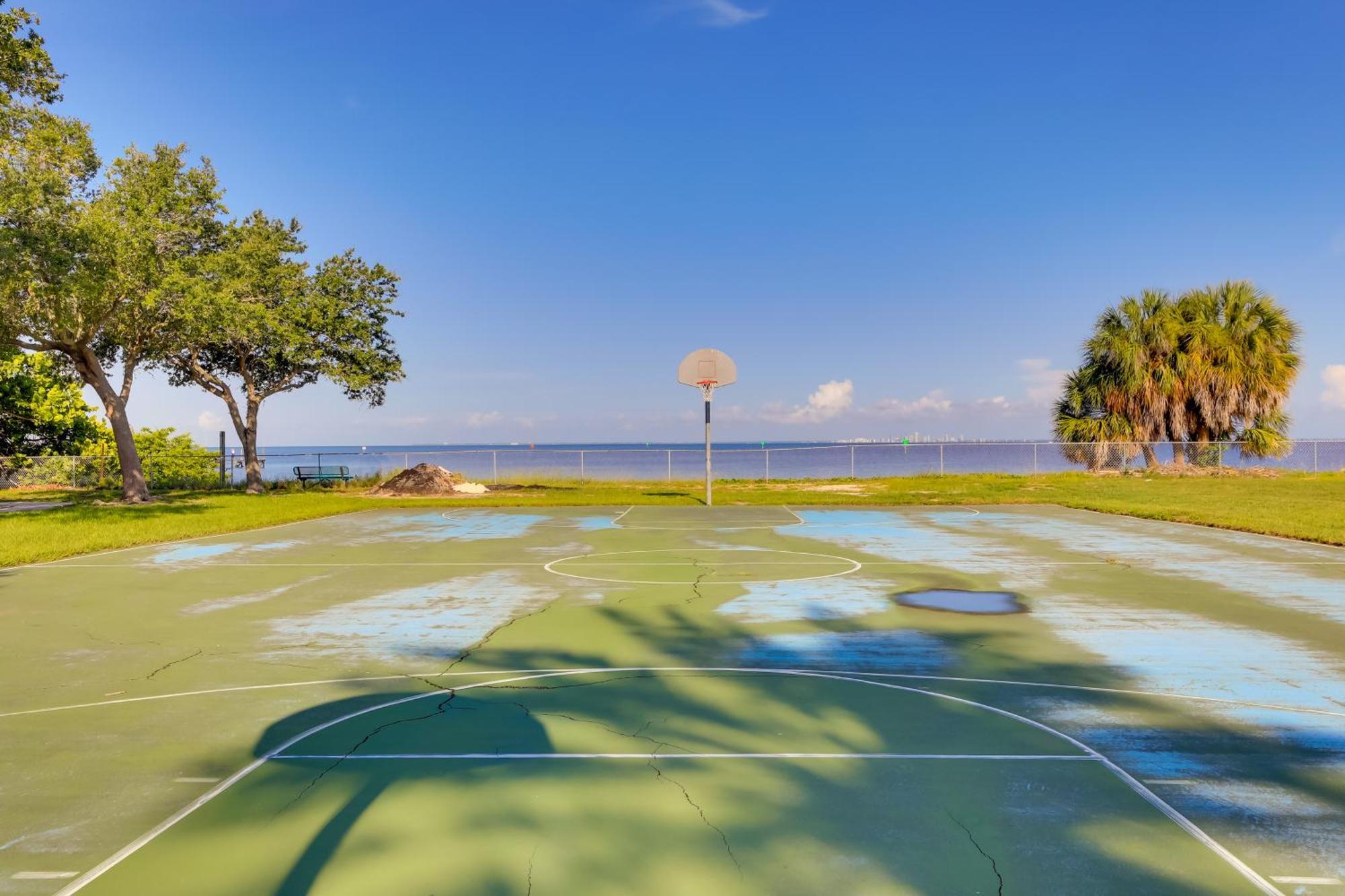 Coastal-Zen Ruskin Retreat Less Than 1 Mi To Beach! ภายนอก รูปภาพ